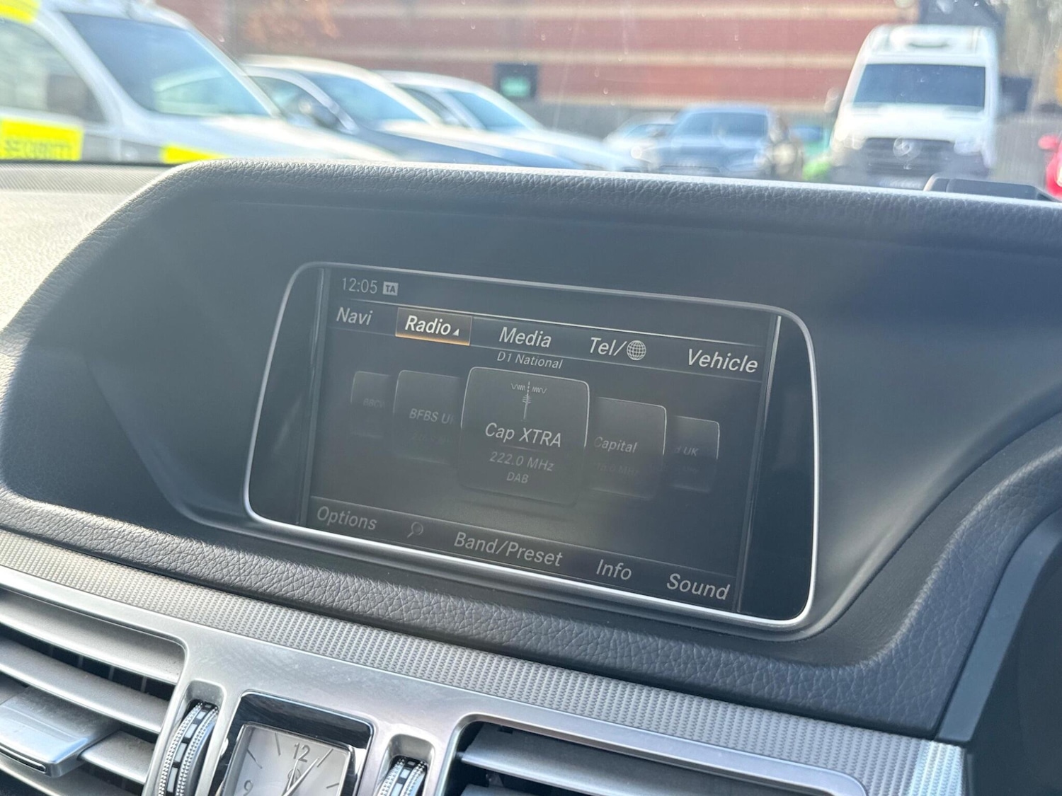 Used Mercedes-Benz E Class 2015 for sale - 77120867: Photo 39