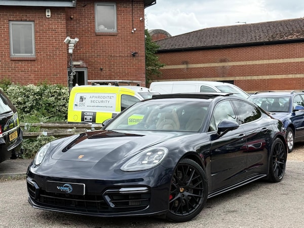 Used Porsche Panamera 2021 for sale - 75070439: Photo 2