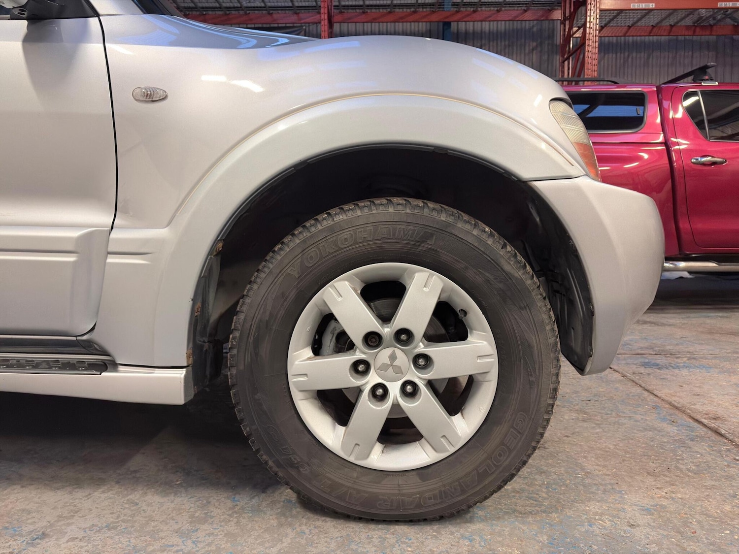 Used Mitsubishi Shogun 2004 for sale - 77573894: Photo 9