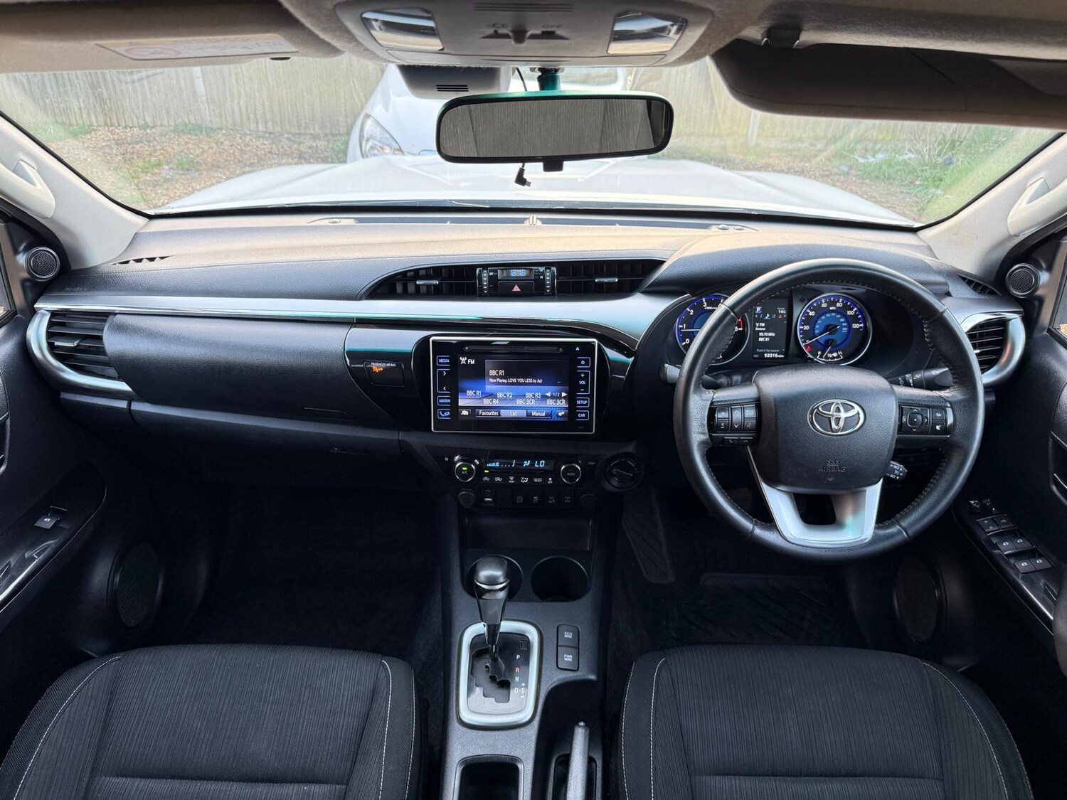 Used Toyota Hilux for sale - 77683205: Photo 26