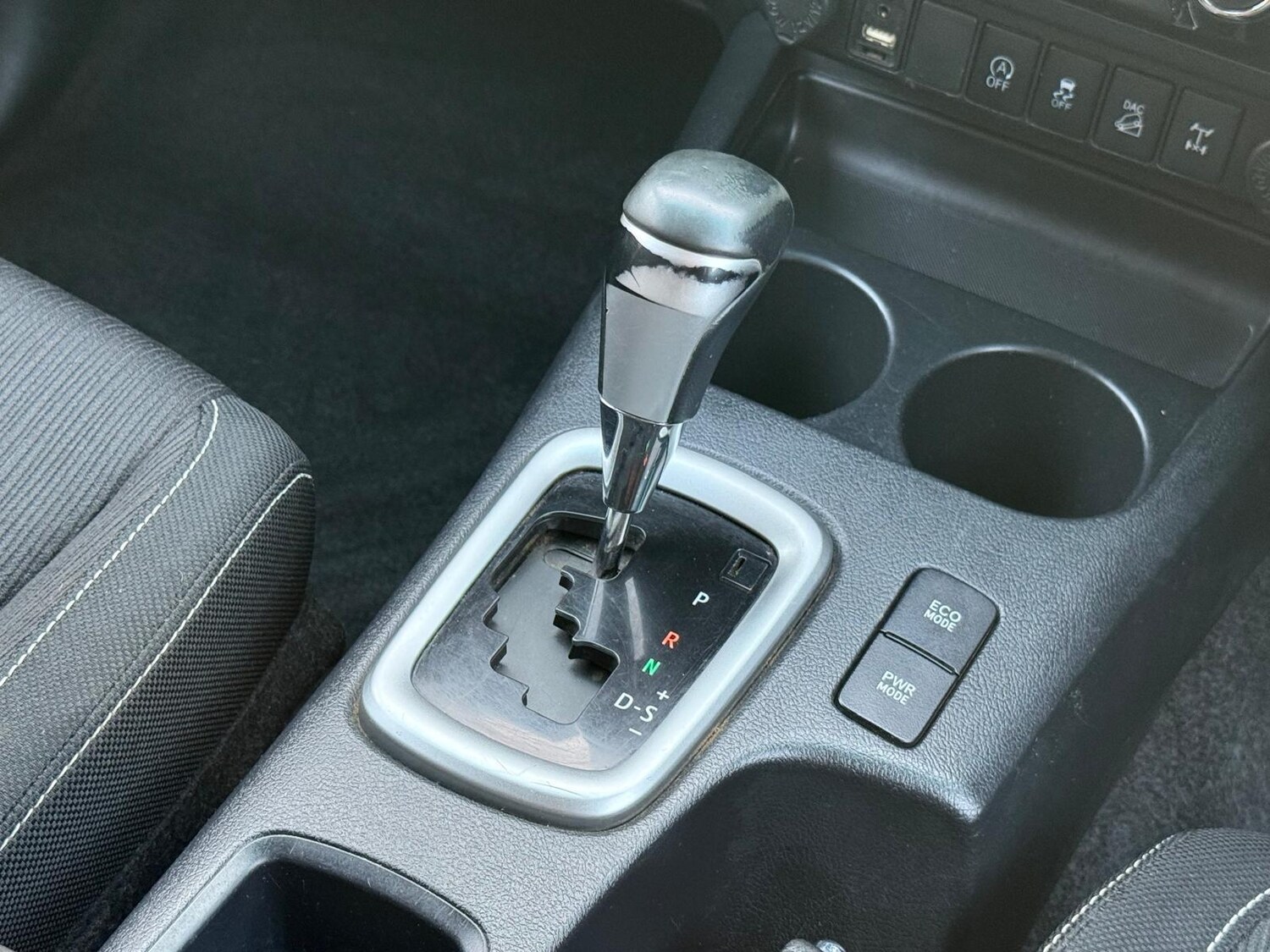 Used Toyota Hilux for sale - 77683205: Photo 34