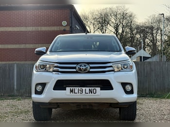 Used Toyota Hilux 2019 for sale - 77683205: Photo