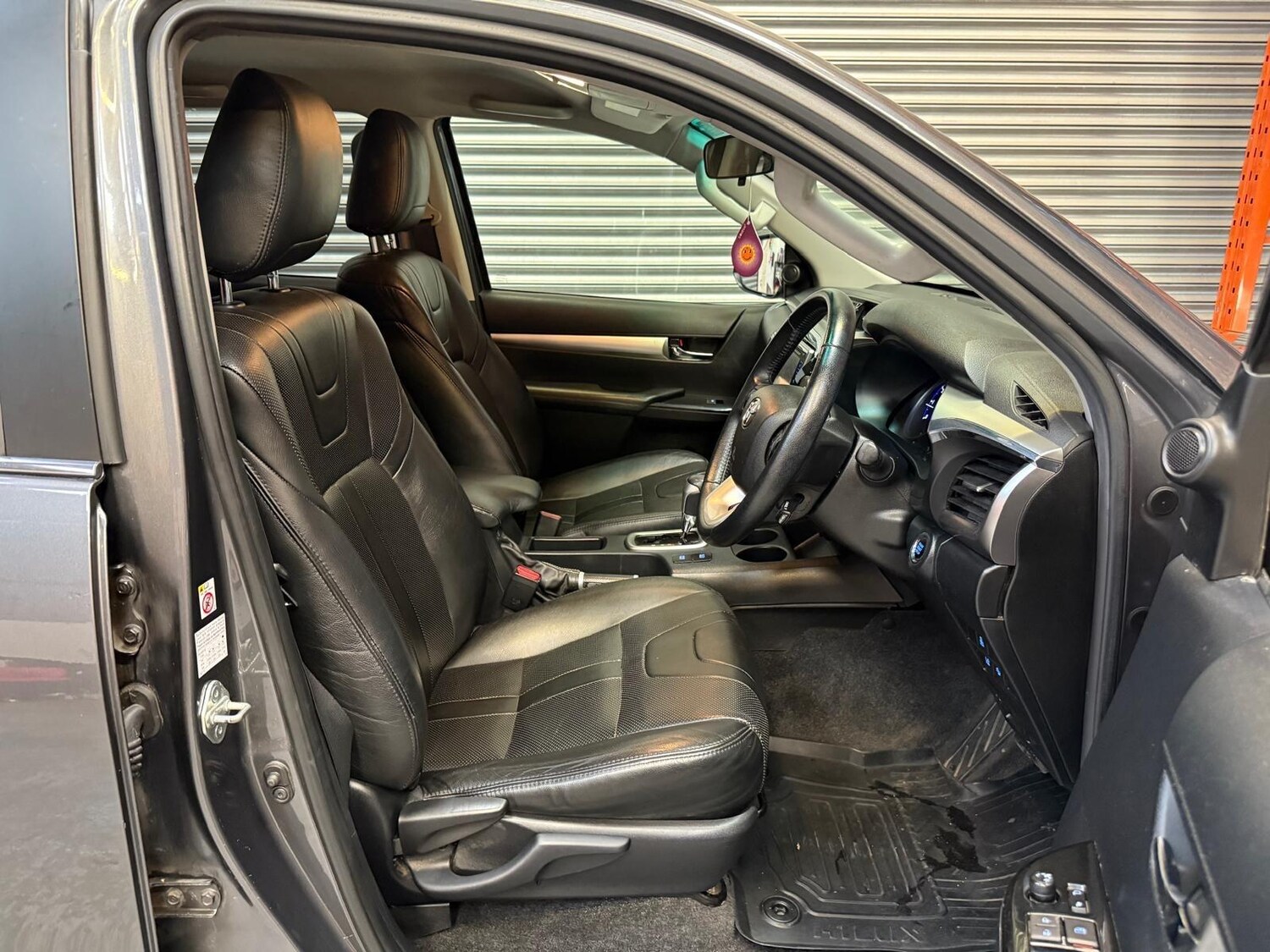 Used Toyota Hilux 2016 for sale - 77892997: Photo 25