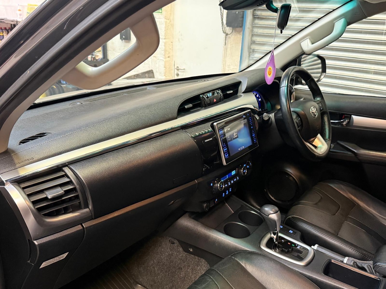 Used Toyota Hilux 2016 for sale - 77892997: Photo 32