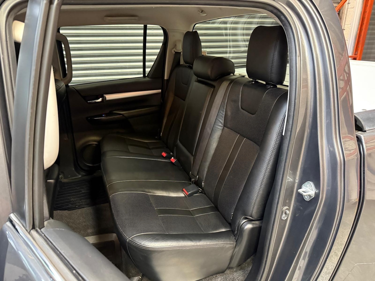 Used Toyota Hilux 2016 for sale - 77892997: Photo 36