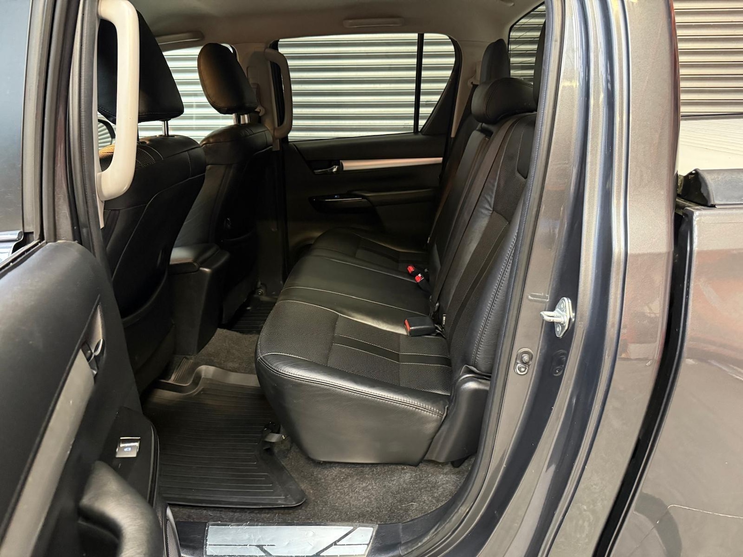 Used Toyota Hilux 2016 for sale - 77892997: Photo 37