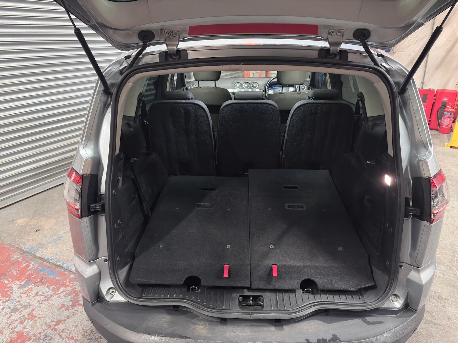 Used Ford S-Max 2013 for sale - 77550666: Photo 16