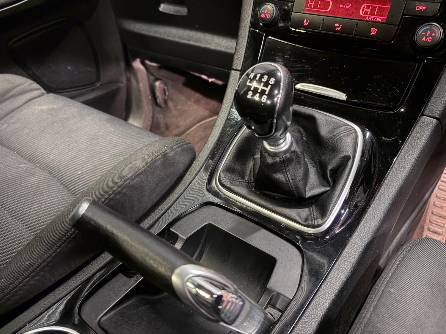 Used Ford S-Max 2013 for sale - 77550666: Photo 20