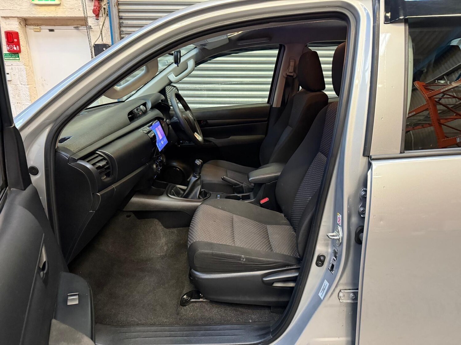 Used Toyota Hilux for sale - 77768520: Photo 28