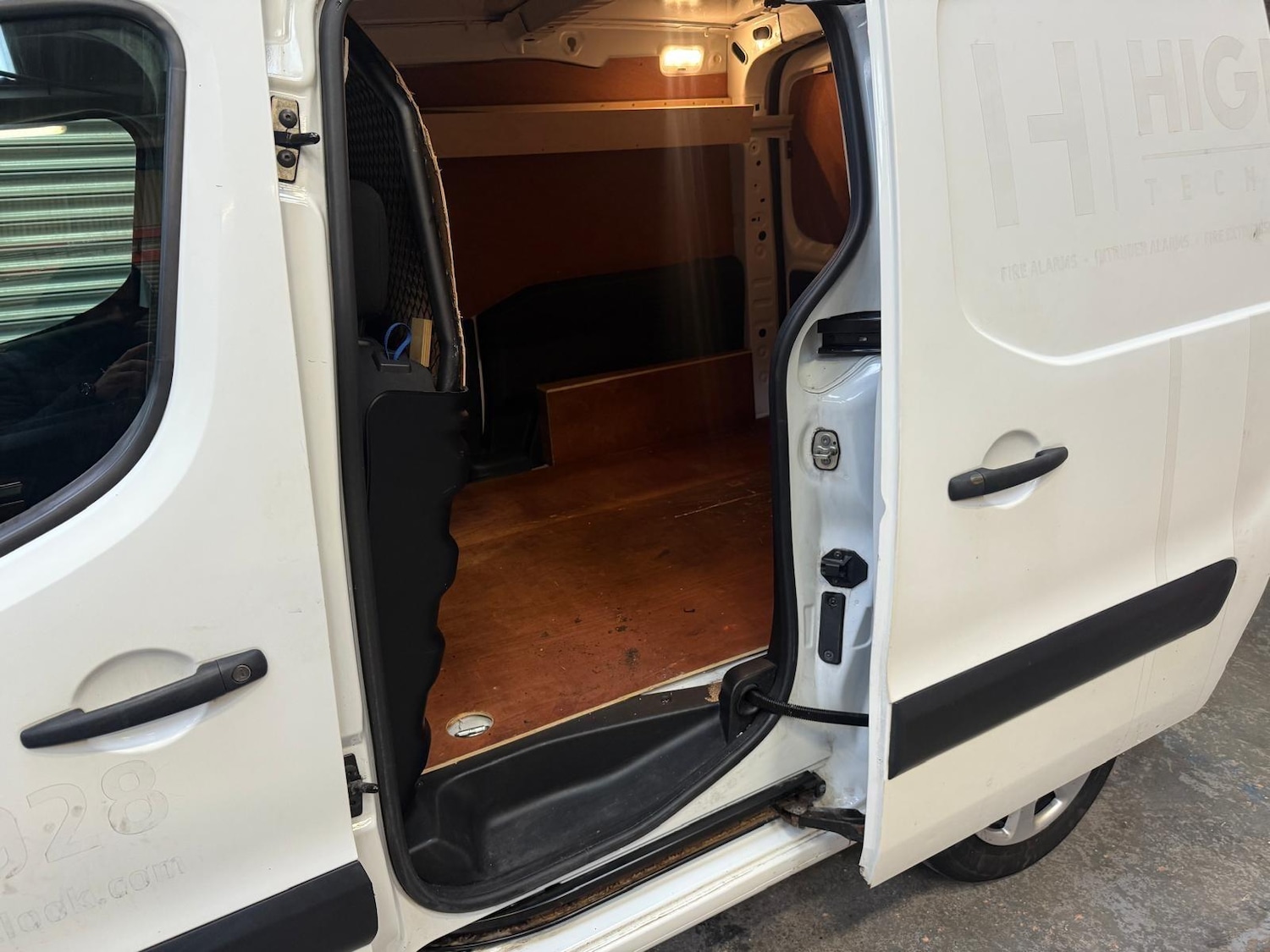 Used Peugeot Partner 2017 for sale - 77550668: Photo 15