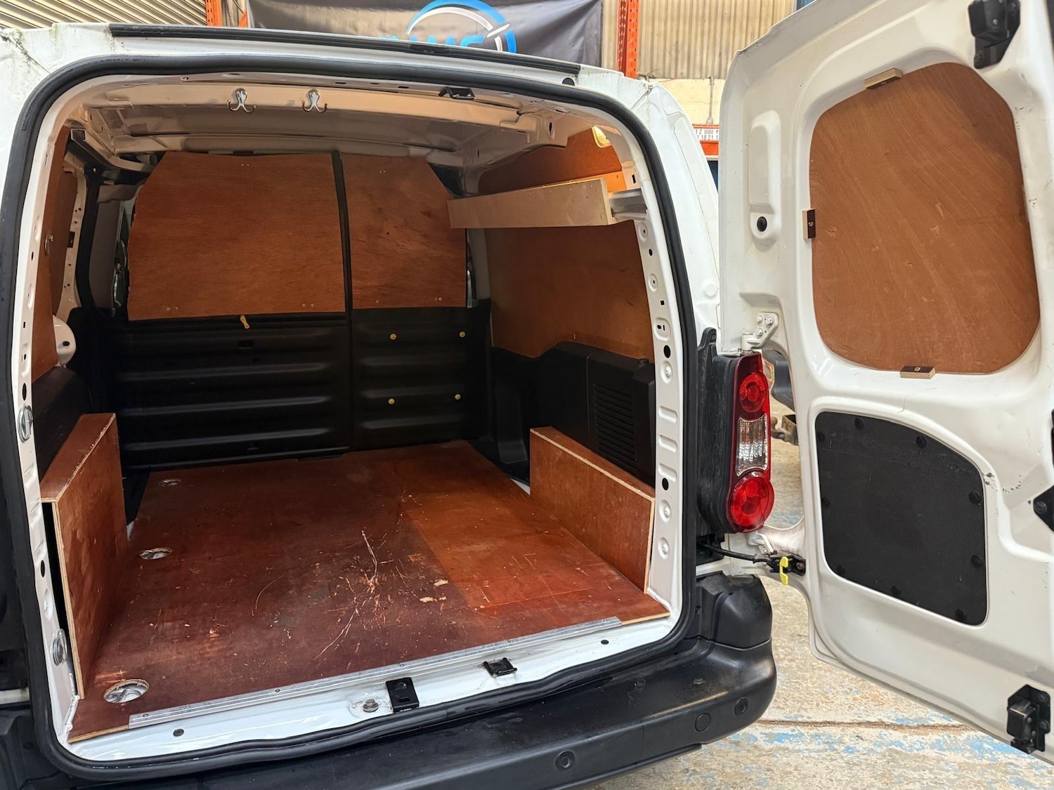 Used Peugeot Partner 2017 for sale - 77550668: Photo 21