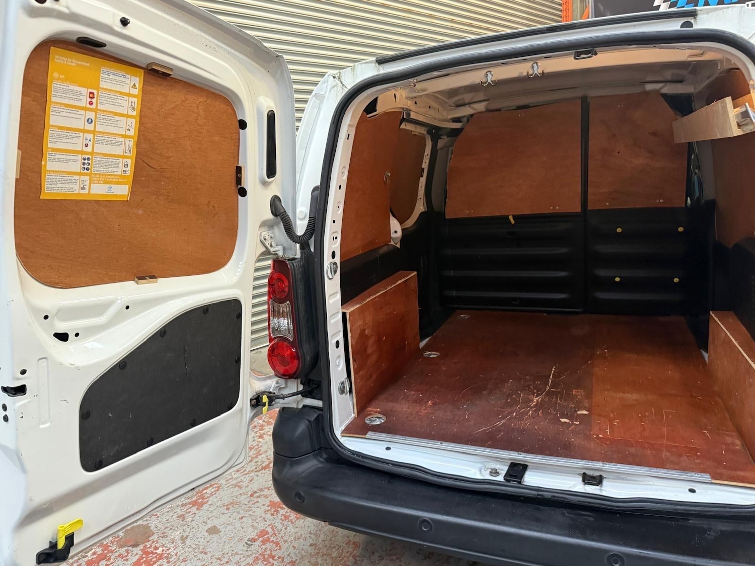 Used Peugeot Partner 2017 for sale - 77550668: Photo 22