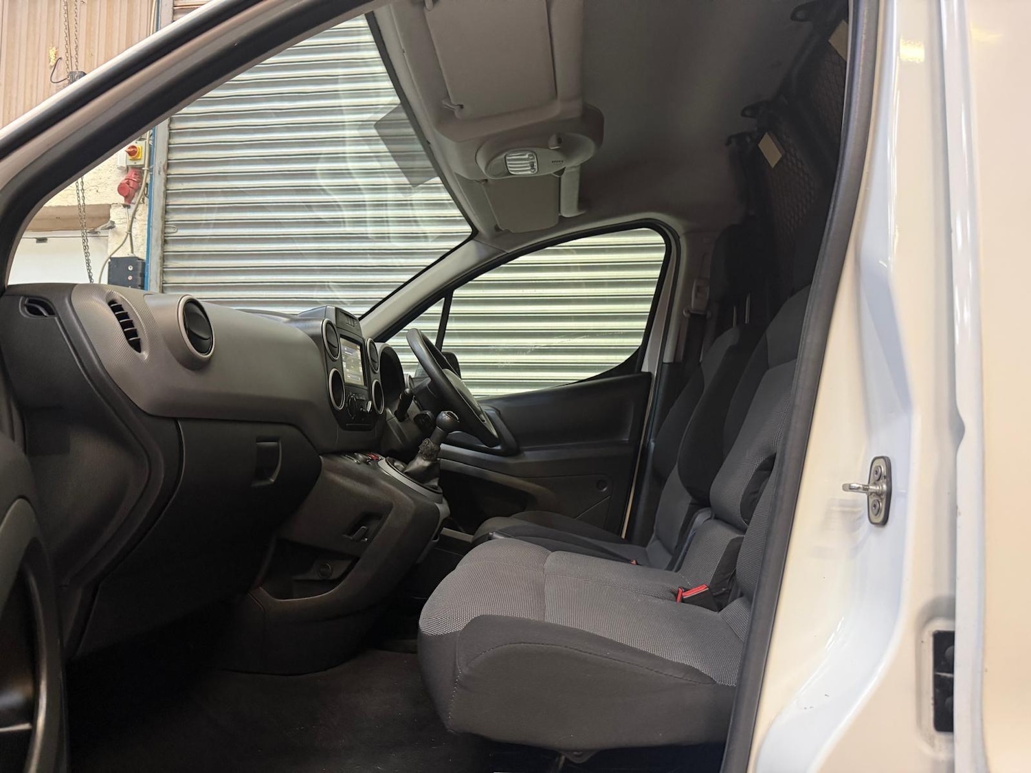 Used Peugeot Partner 2017 for sale - 77550668: Photo 24