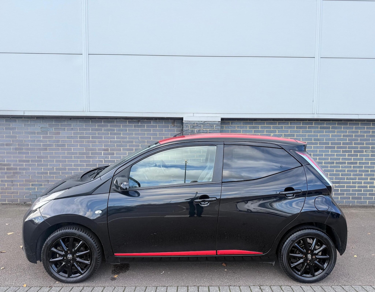 Used Toyota AYGO 2017 for sale - 76993160: Photo 11