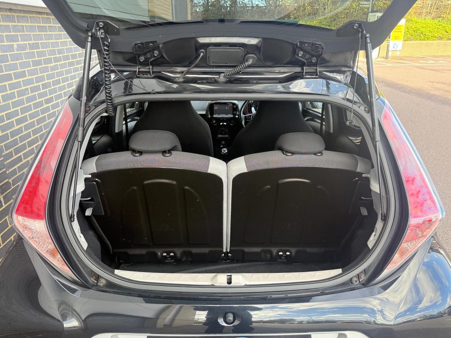 Used Toyota AYGO 2017 for sale - 76993160: Photo 17