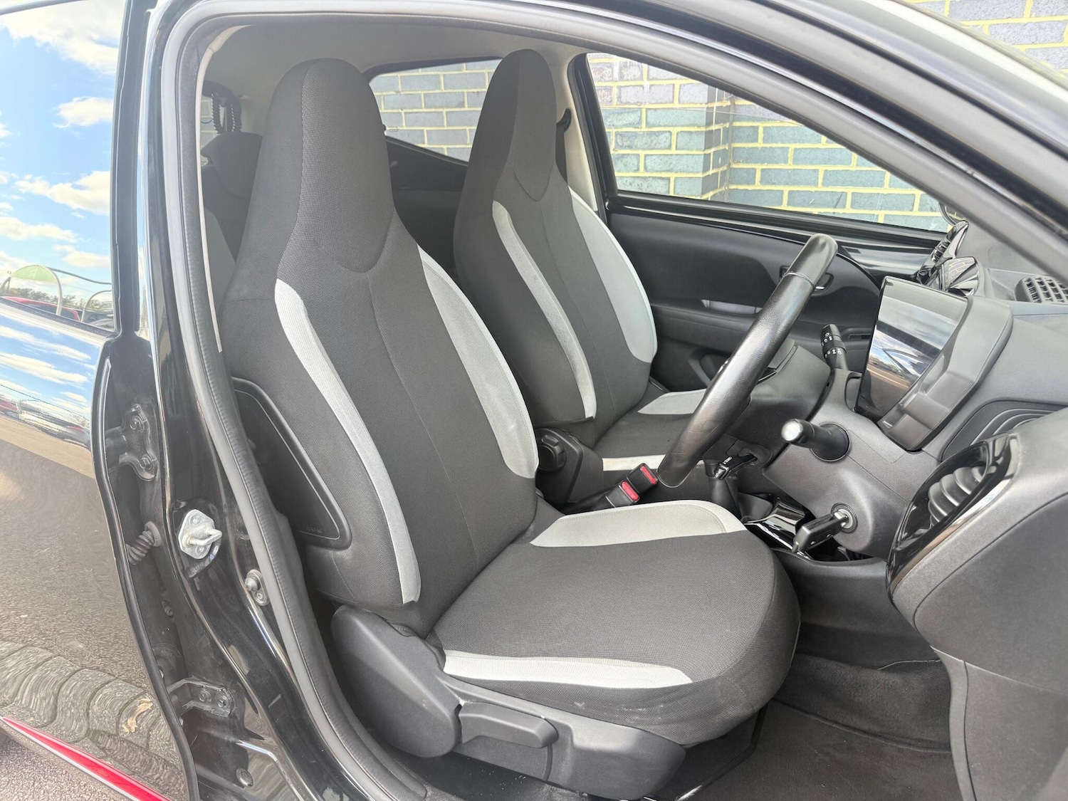 Used Toyota AYGO 2017 for sale - 76993160: Photo 21