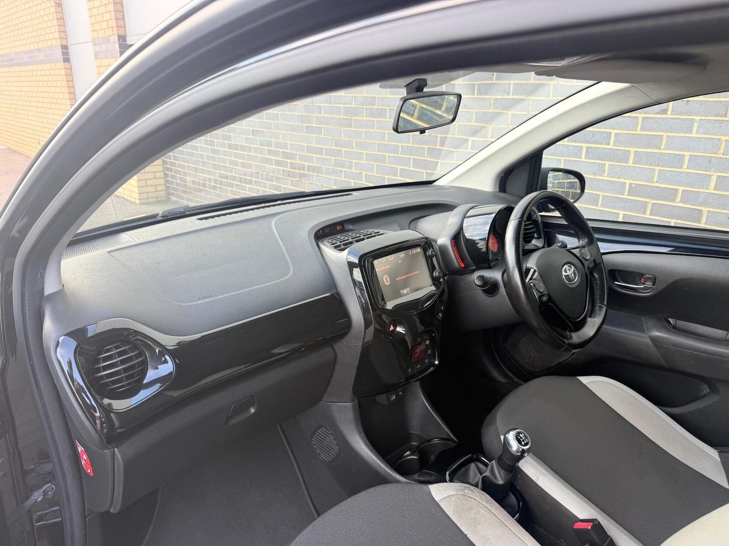 Used Toyota AYGO 2017 for sale - 76993160: Photo 25