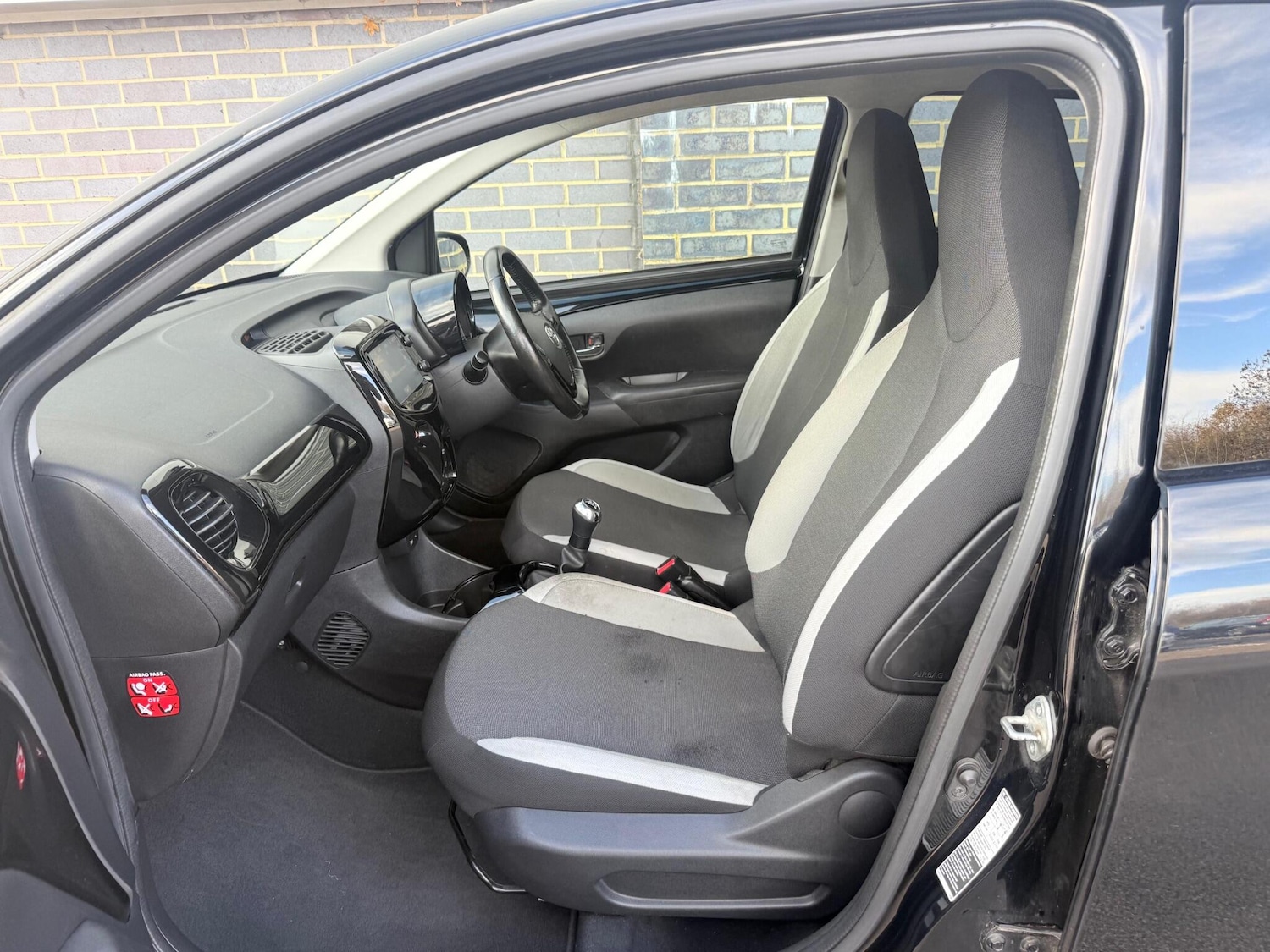 Used Toyota AYGO 2017 for sale - 76993160: Photo 27