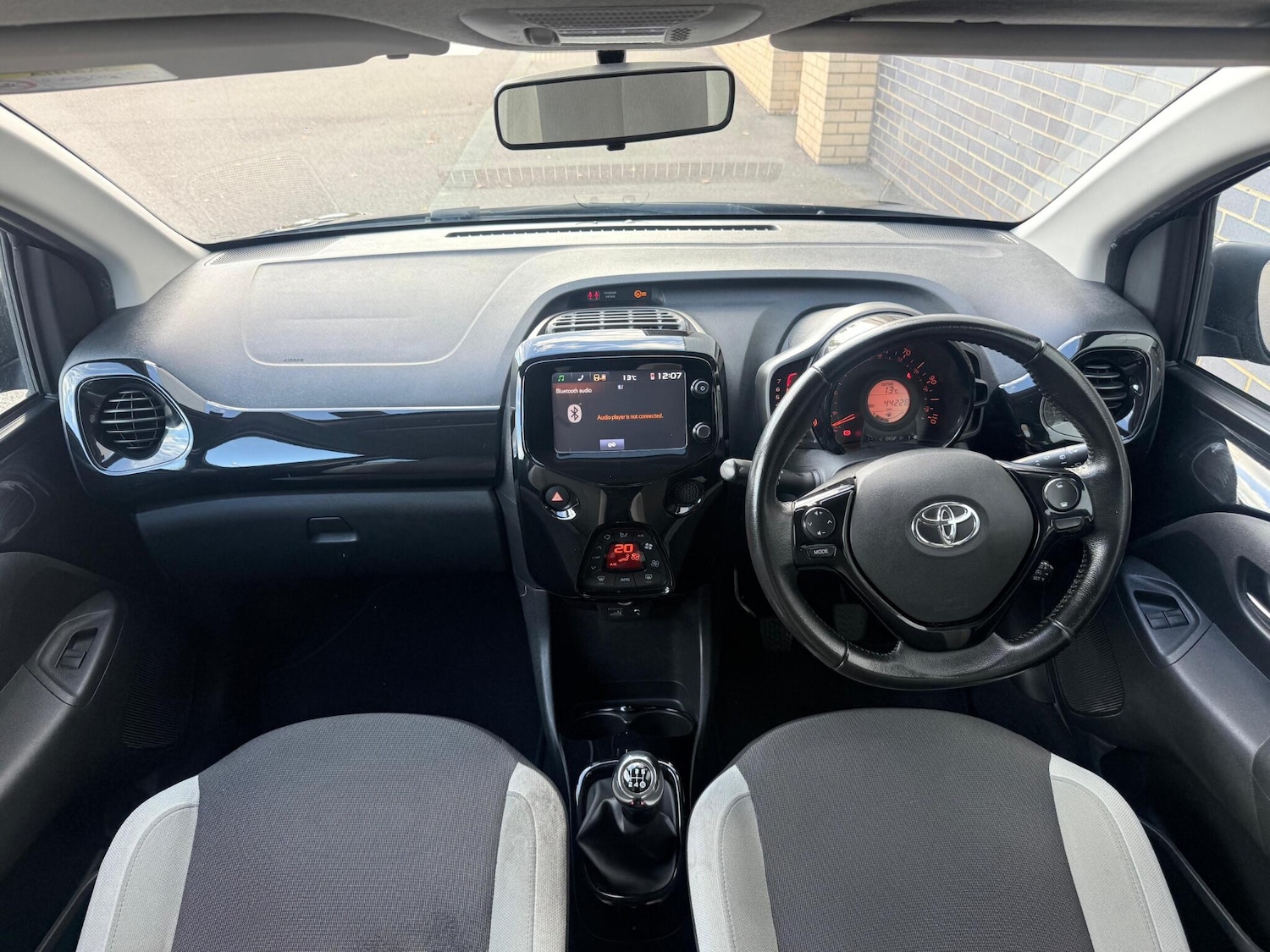 Used Toyota AYGO 2017 for sale - 76993160: Photo 29