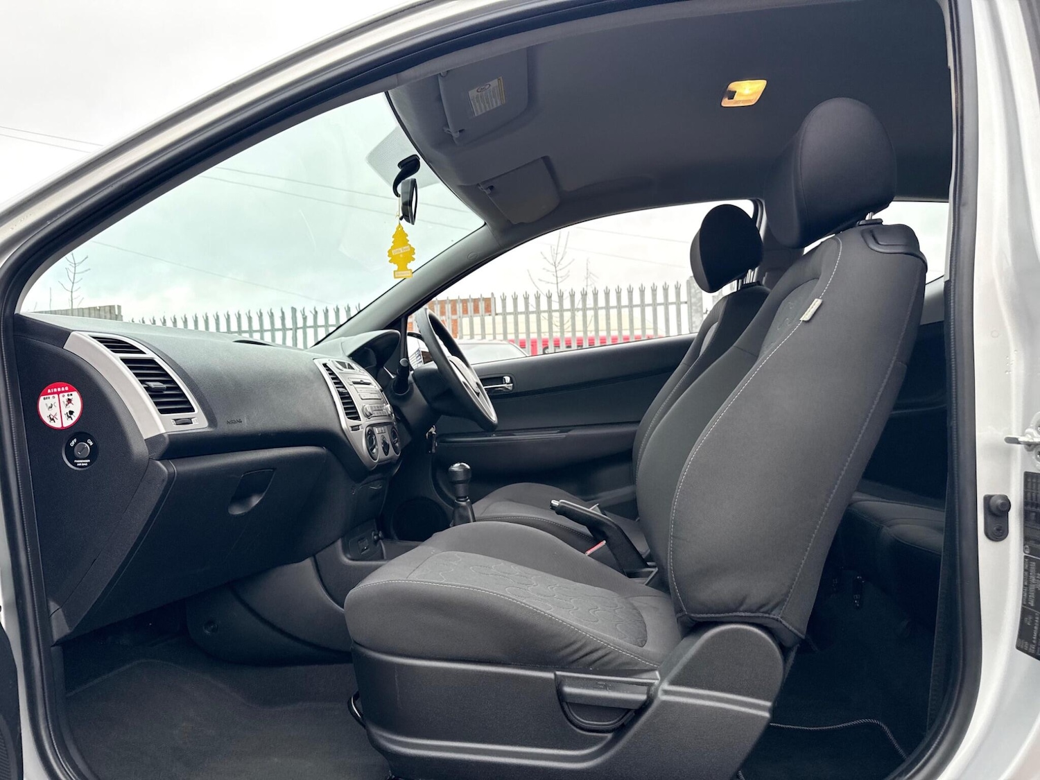 Used Hyundai i20 2011 for sale - 76786407: Photo 27