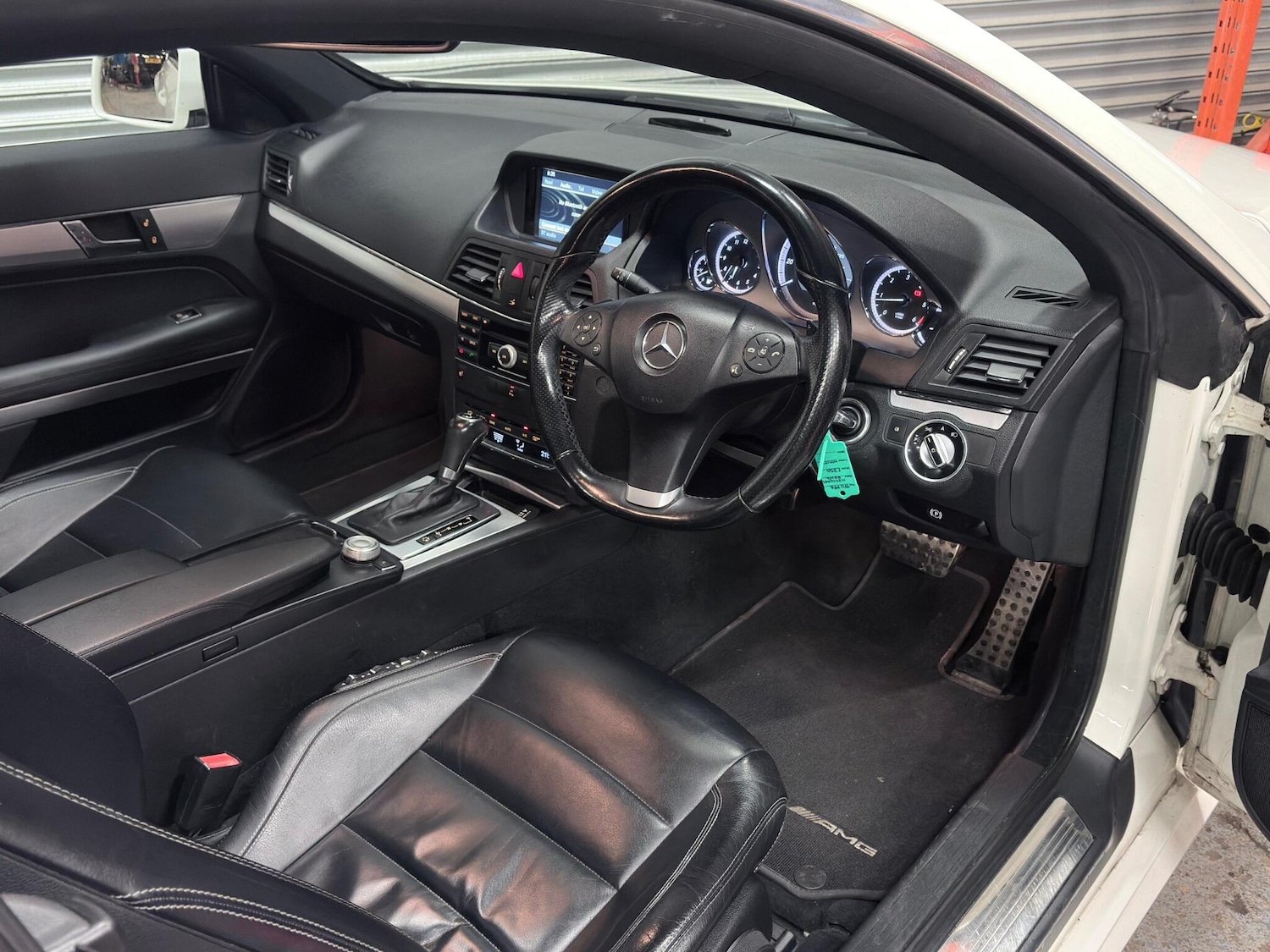 Used Mercedes-Benz E Class 2011 for sale - 77564747: Photo 27