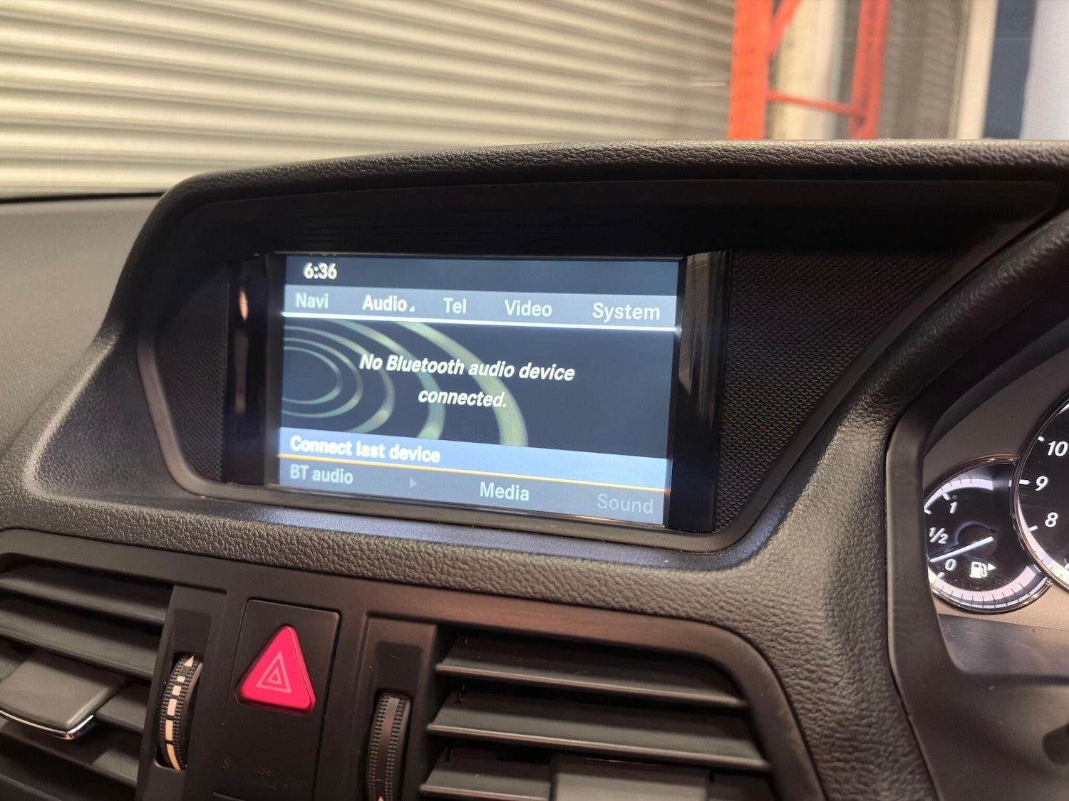 Used Mercedes-Benz E Class 2011 for sale - 77564747: Photo 30