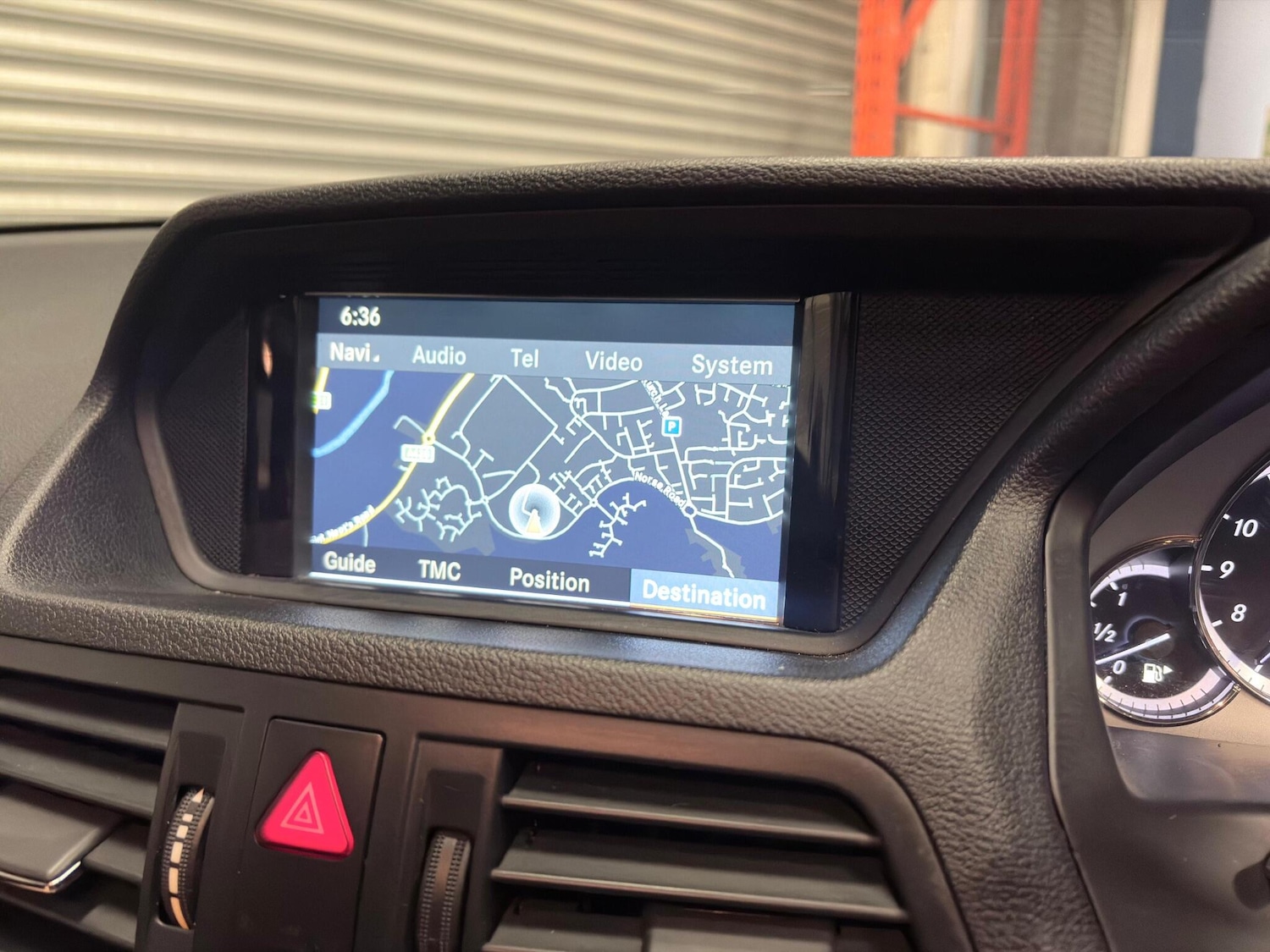 Used Mercedes-Benz E Class 2011 for sale - 77564747: Photo 33