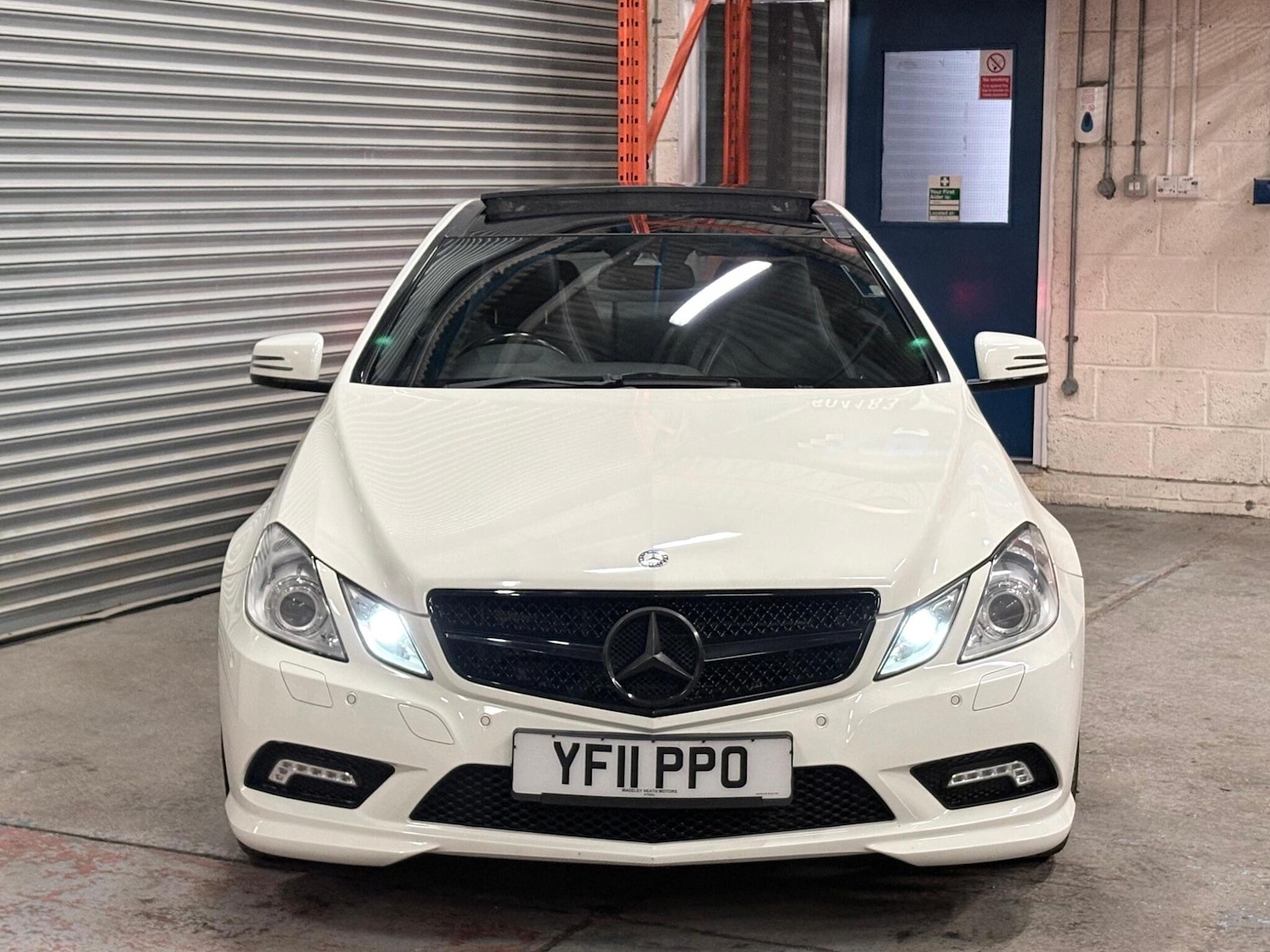 Used Mercedes-Benz E Class 2011 for sale - 77564747: Photo 5