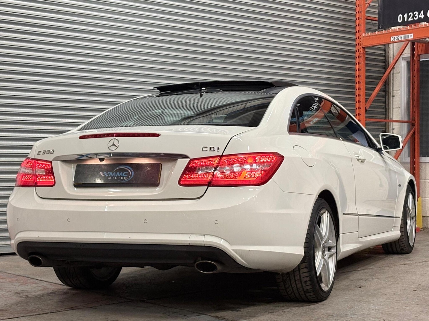 Used Mercedes-Benz E Class 2011 for sale - 77564747: Photo 9