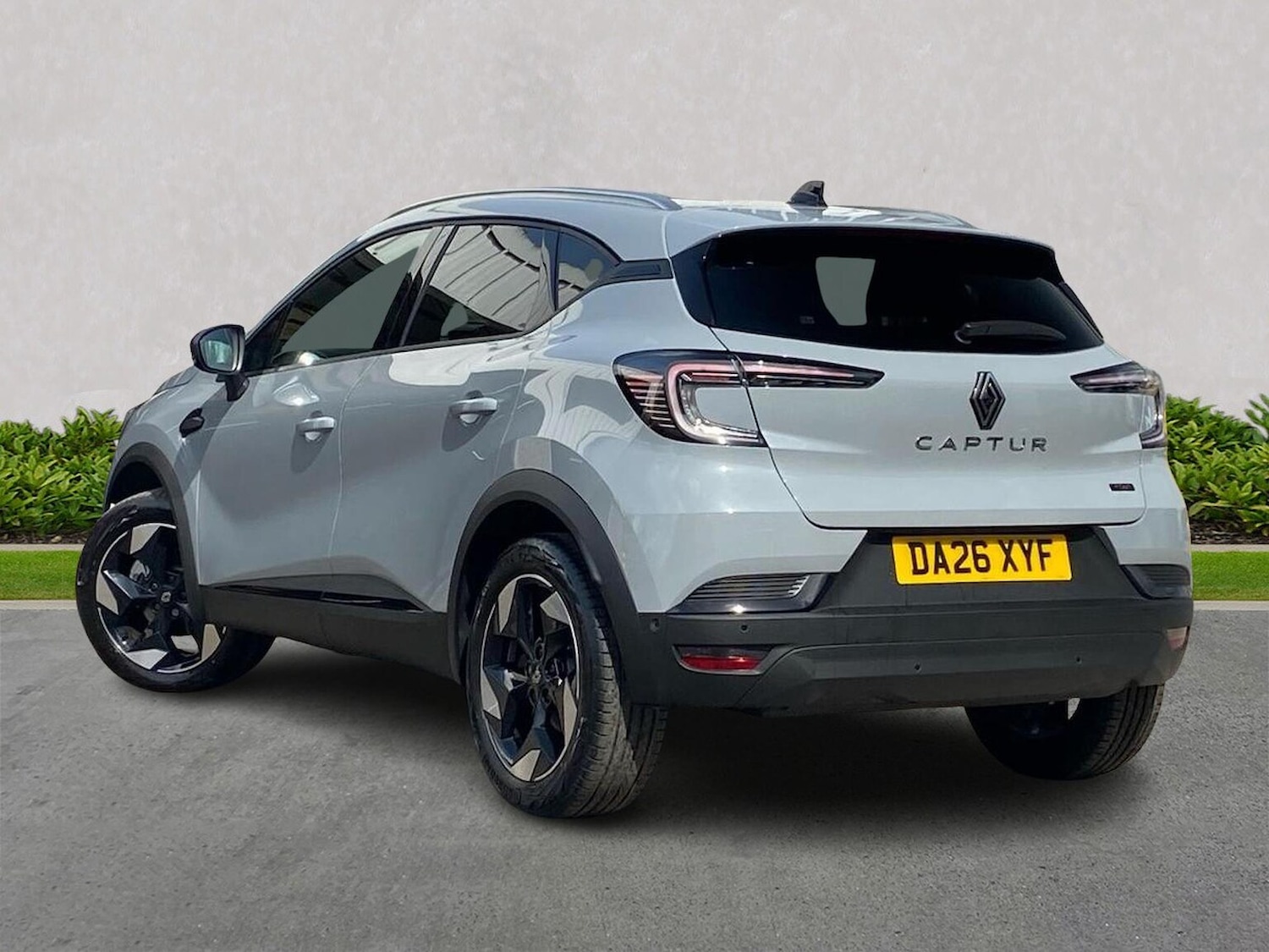 Used Renault Captur 2026 for sale - 78195774: Photo 2