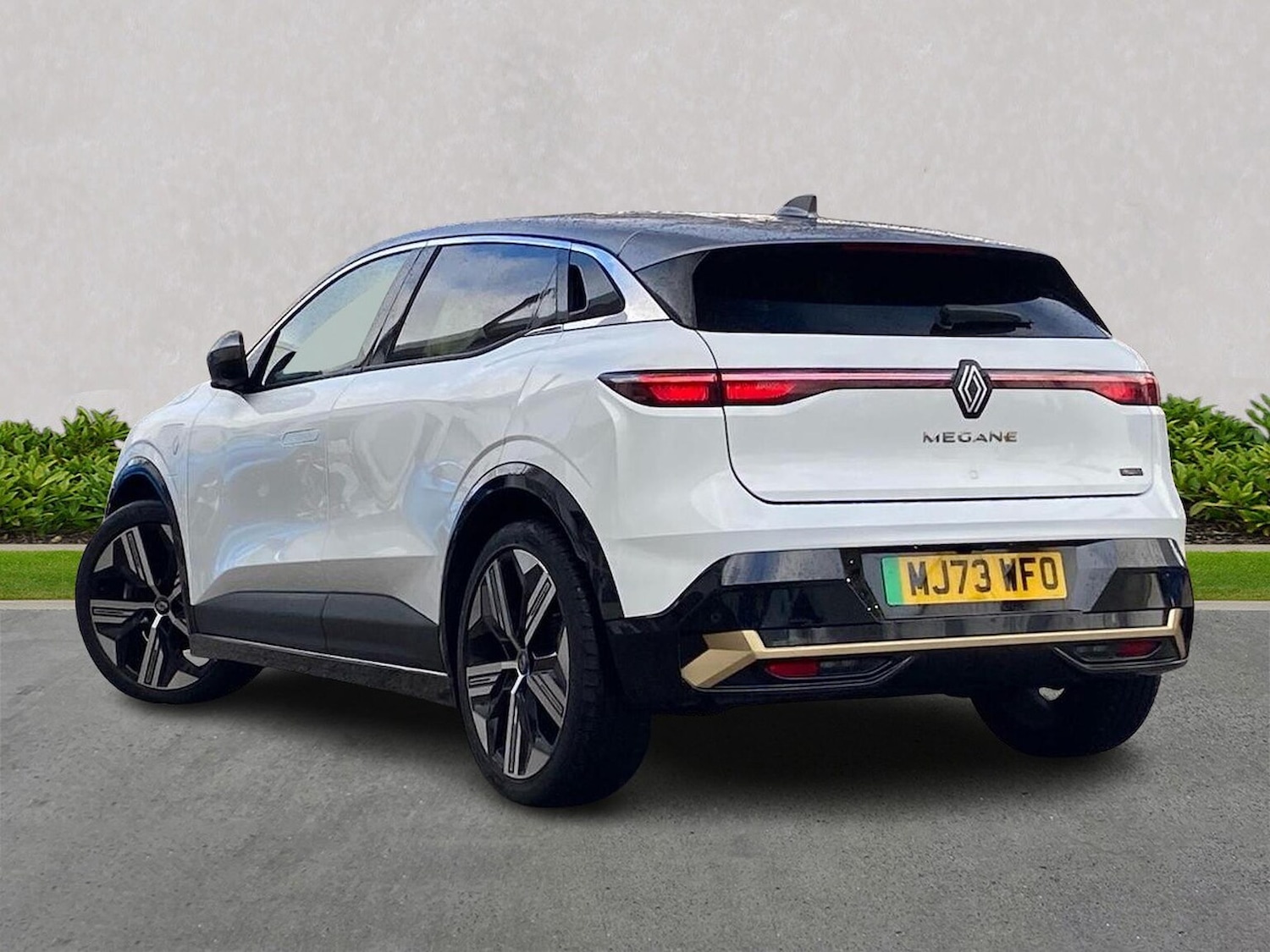 Used Renault Megane E Tech 2023 for sale - 77946111: Photo 2