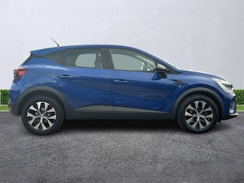 Used Renault Captur 2023 for sale - 78646663: Photo