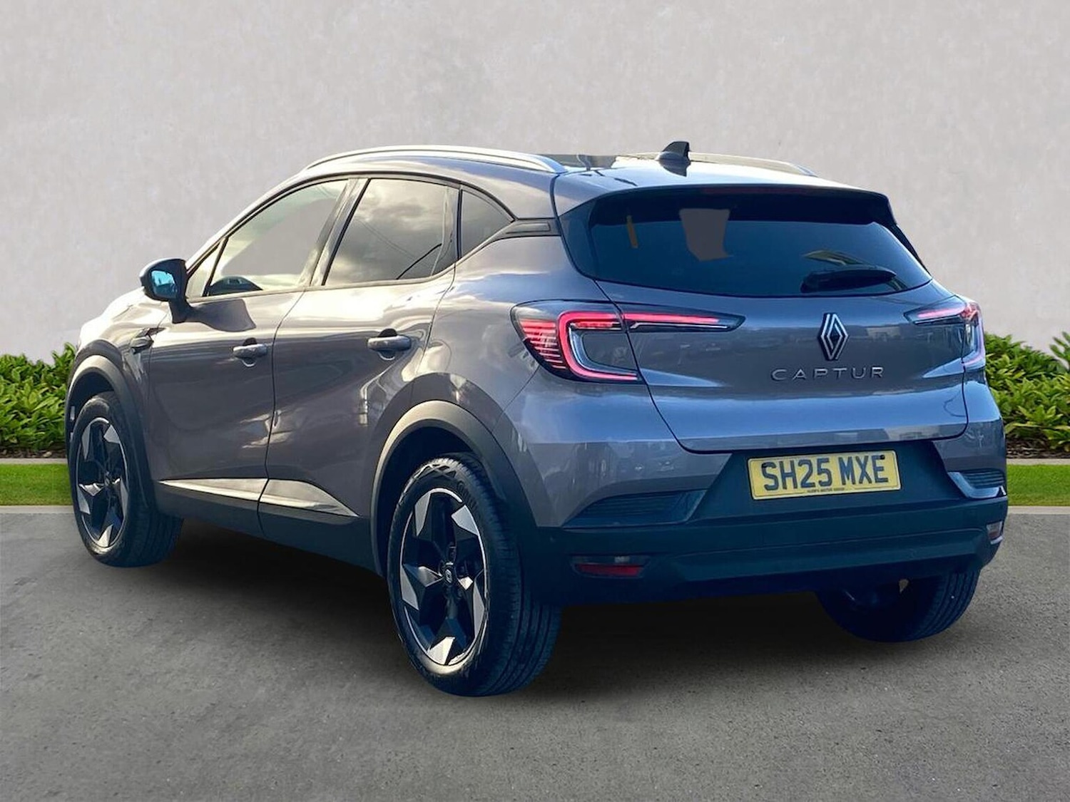 Used Renault Captur 2025 for sale - 76897094: Photo 2