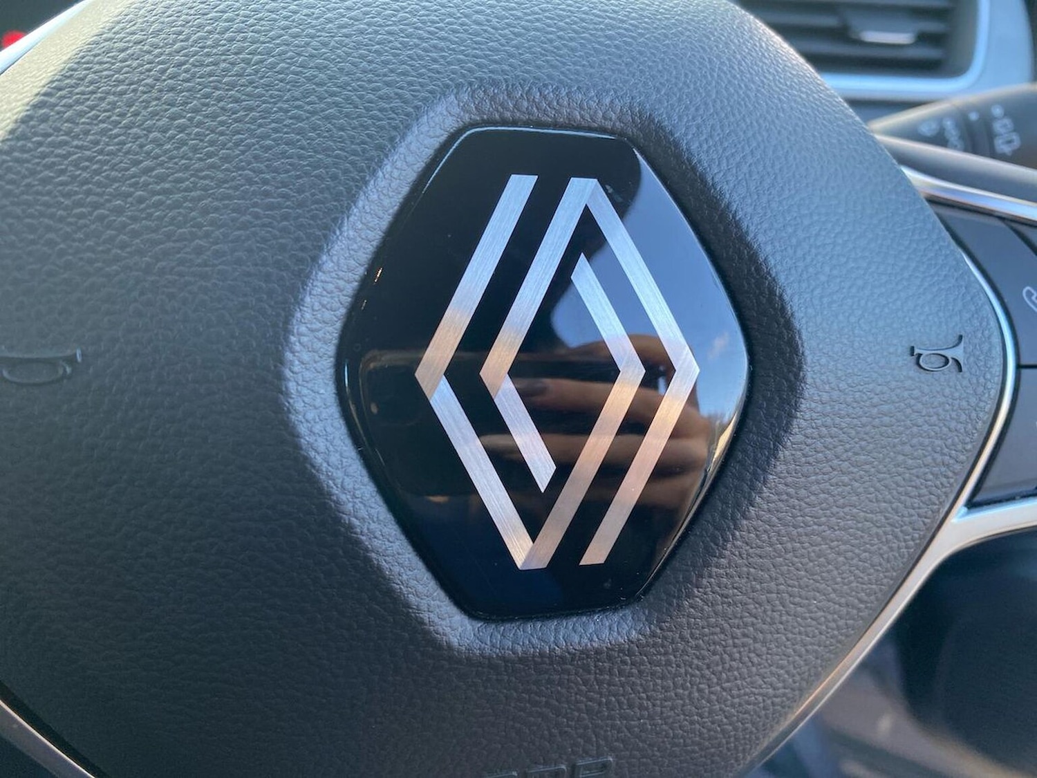 Used Renault Captur 2025 for sale - 76897094: Photo 33