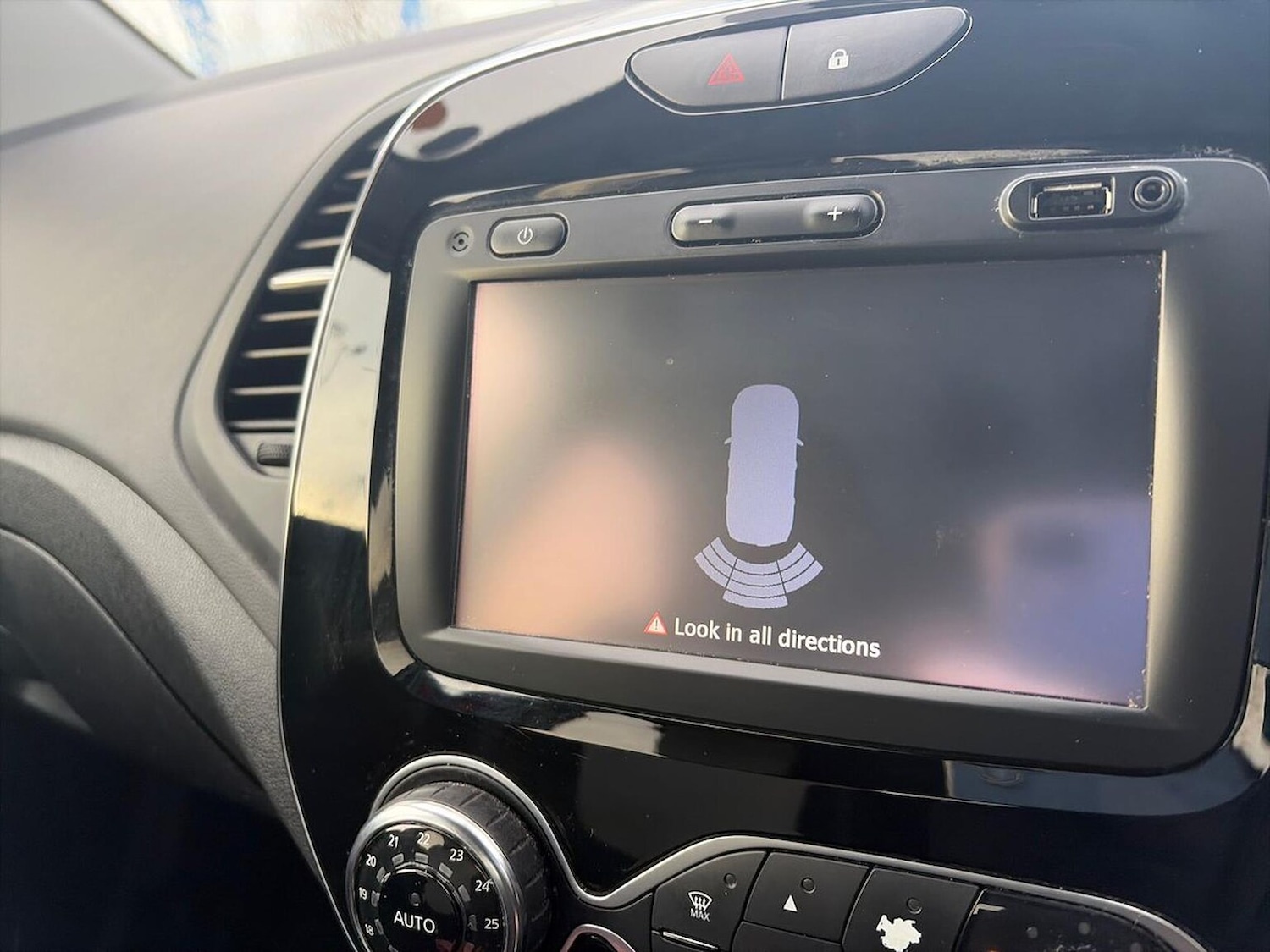 Used Renault Captur 2018 for sale - 77008263: Photo 23