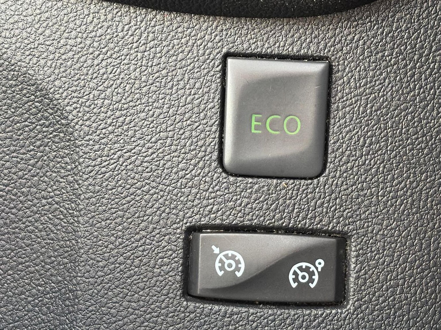 Used Renault Captur 2018 for sale - 77008263: Photo 34