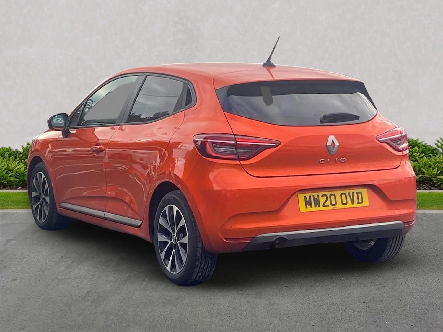 Used Renault Clio 2020 for sale - 76335182: Photo 2
