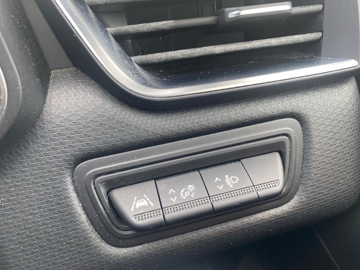 Used Renault Clio 2020 for sale - 76335182: Photo 25