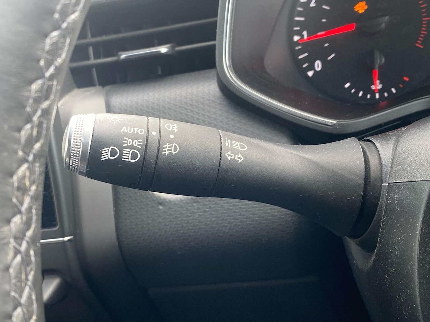 Used Renault Clio 2020 for sale - 76335182: Photo 29