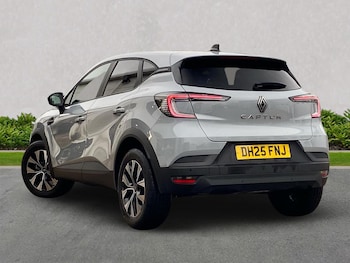 Used Renault Captur 2025 for sale - 77789563: Photo