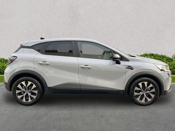 Used Renault Captur 2025 for sale - 77789563: Photo