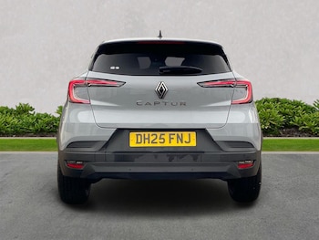 Used Renault Captur 2025 for sale - 77789563: Photo