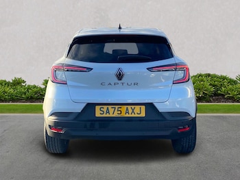 Used Renault Captur 2025 for sale - 76799338: Photo