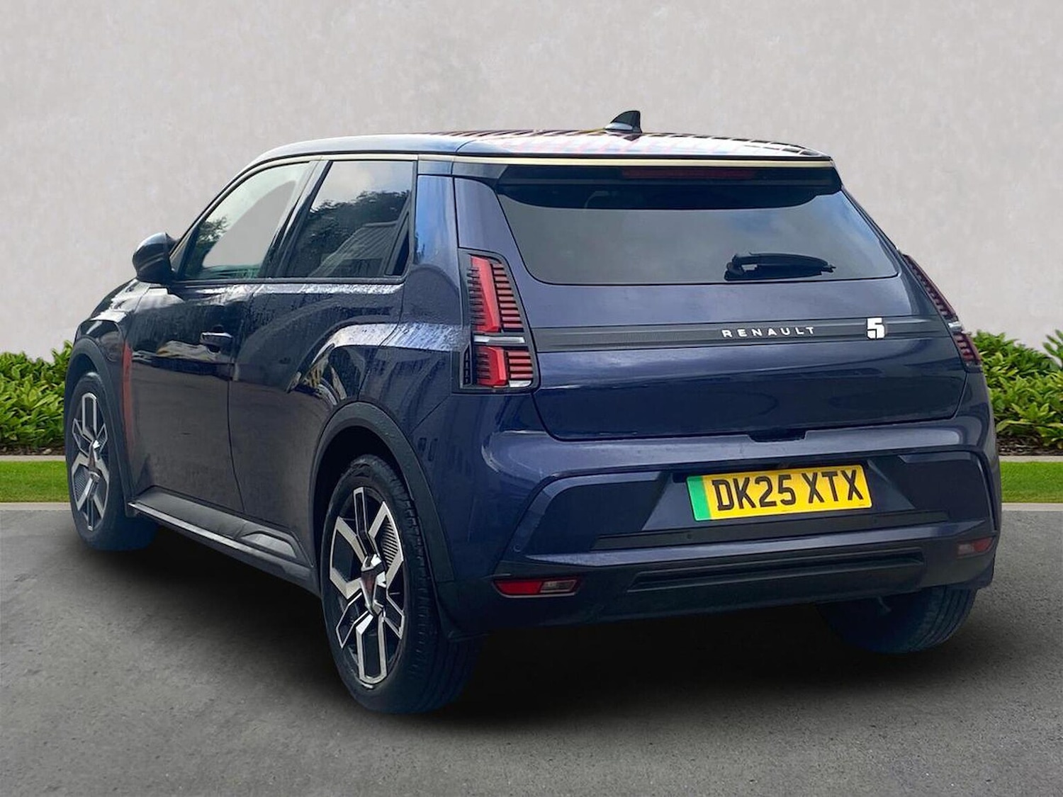 Used Renault 5 2025 for sale - 77488191: Photo 2