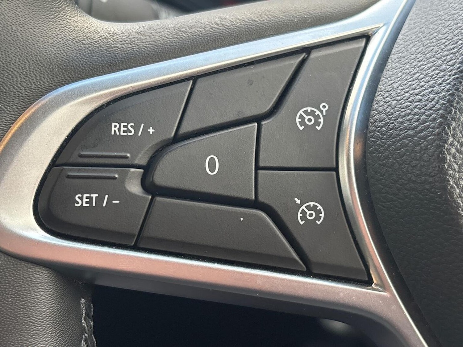 Used Renault Clio 2021 for sale - 76518621: Photo 27