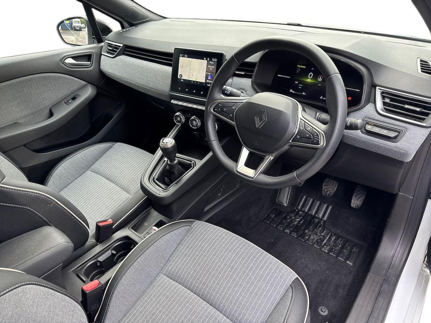 Used Renault Clio 2024 for sale - 76335178: Photo 15