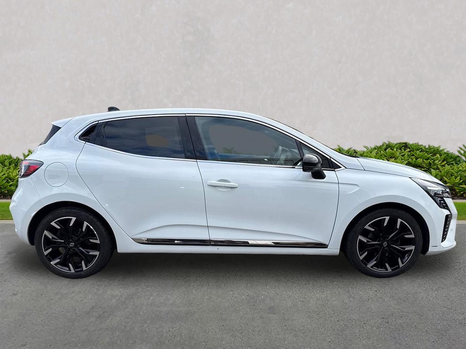 Used Renault Clio 2024 for sale - 76335178: Photo 3