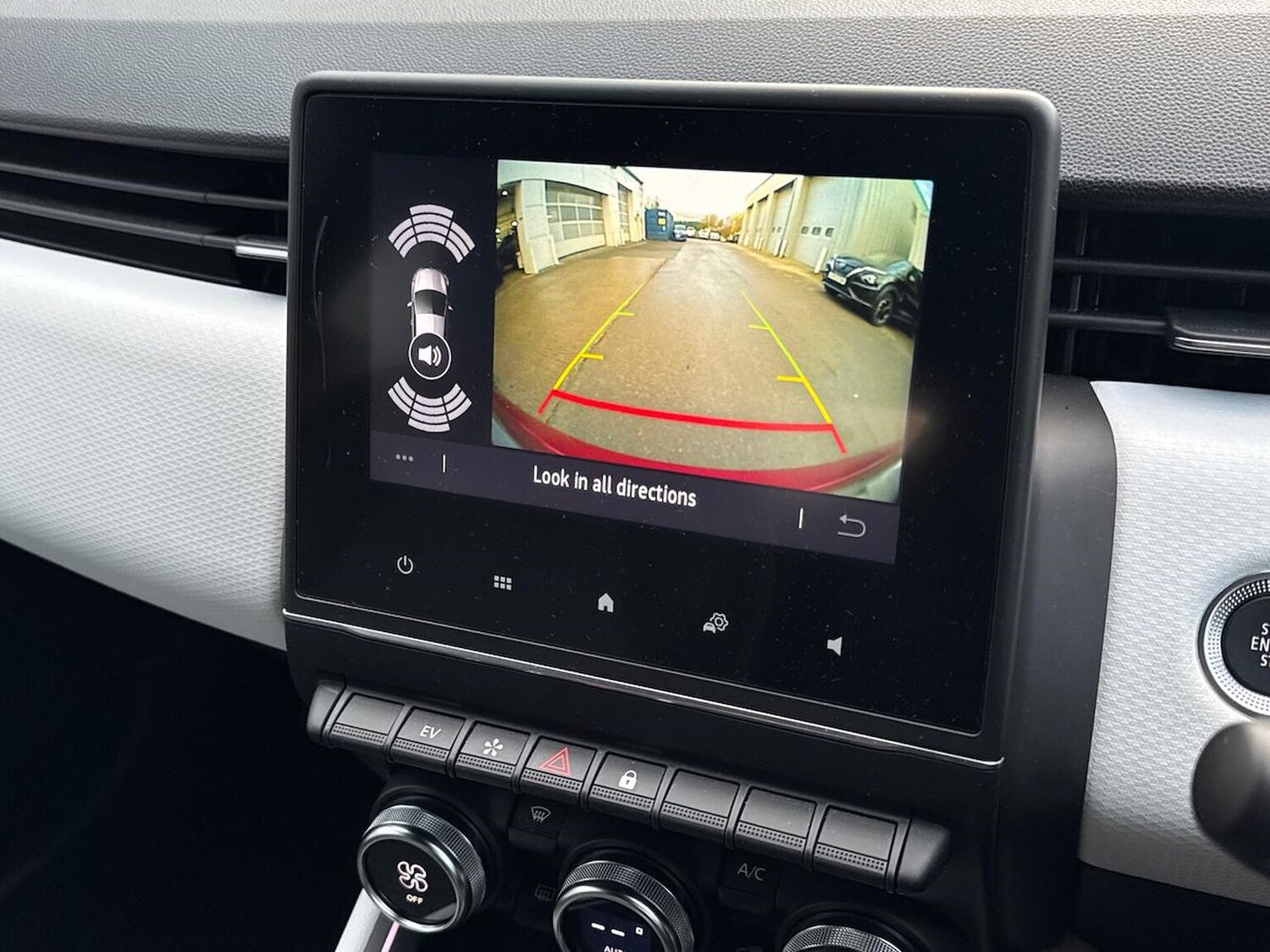 Used Renault Clio 2022 for sale - 76725852: Photo 23