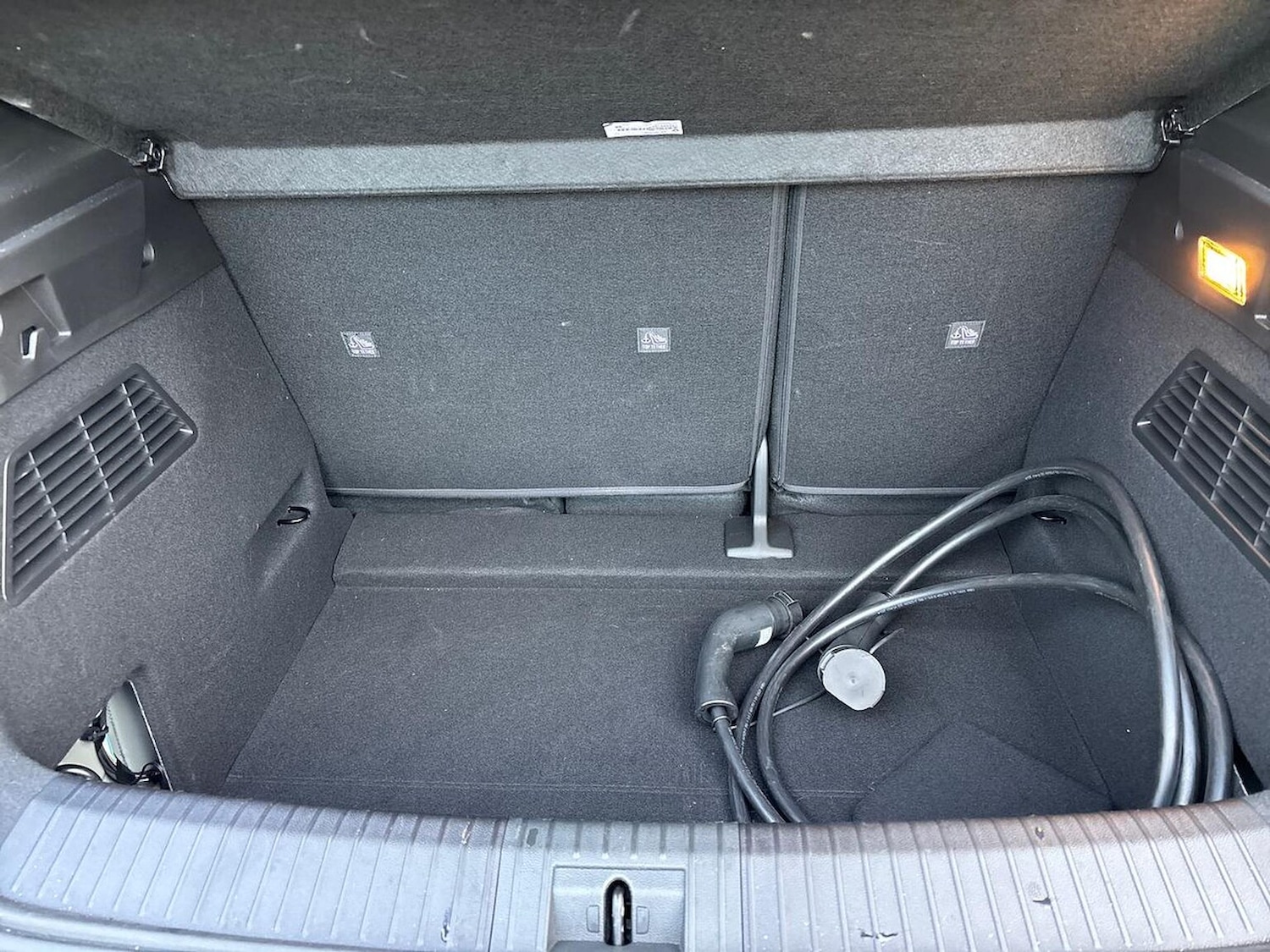 Used Renault Megane E Tech 2024 for sale - 76785149: Photo 17