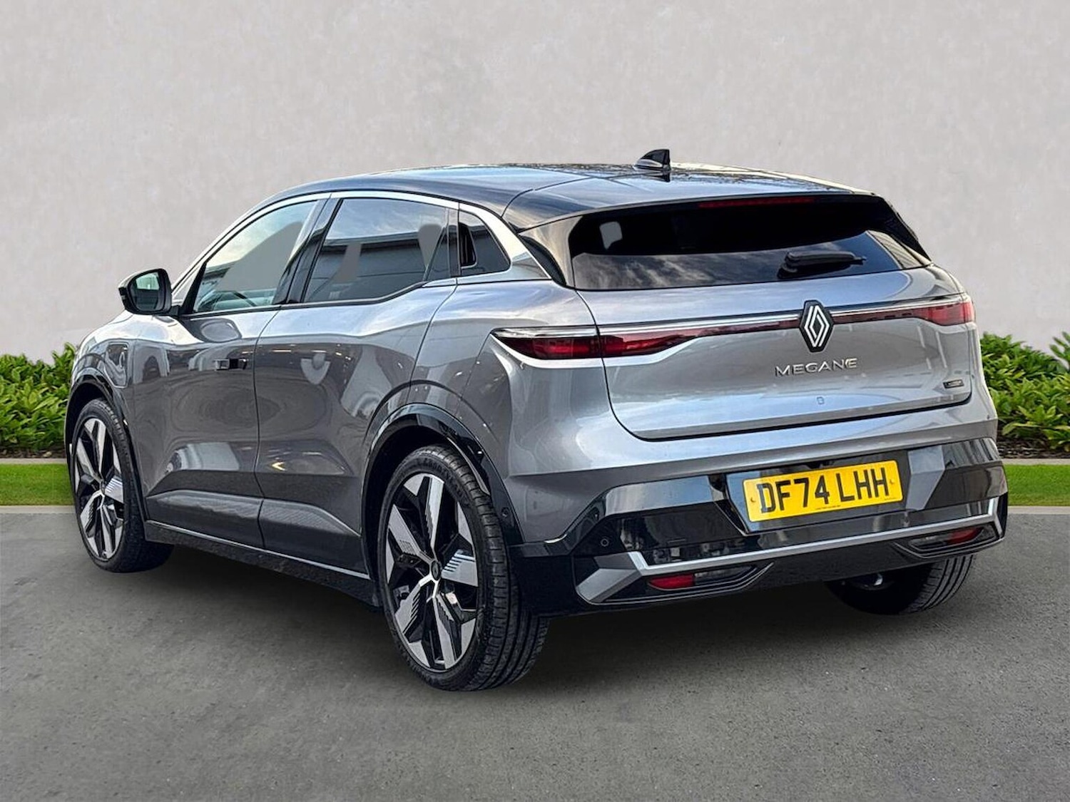 Used Renault Megane E Tech 2024 for sale - 76785149: Photo 2